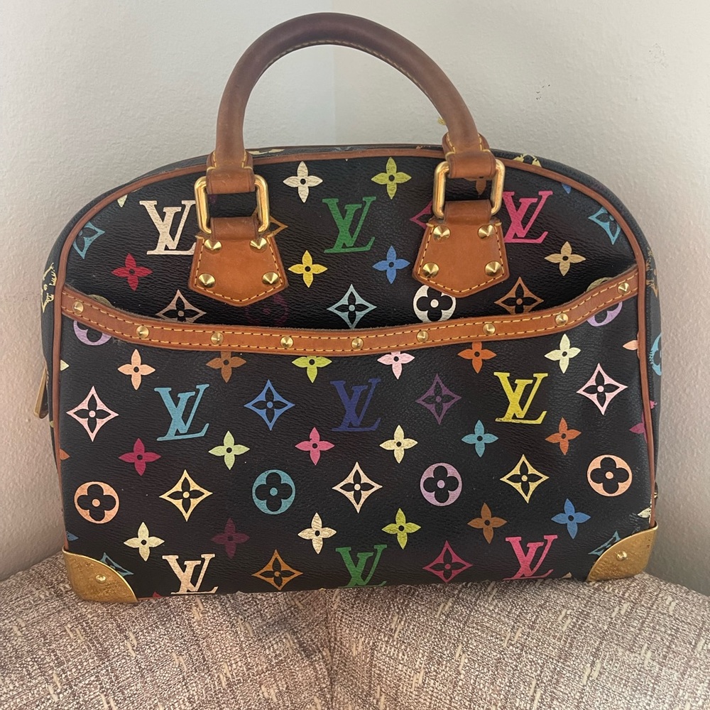 Louis Vuttion purse